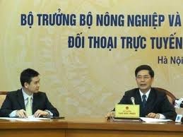 ລັດຖະມົນຕີ Cao Duc Phat ໂອ້ລົມສົນທະນາໂດຍກົງ ຜ່ານເຄືອຂ່າຍອິນເຕີແນດ ກັບປະຊາຊົນ - ảnh 1